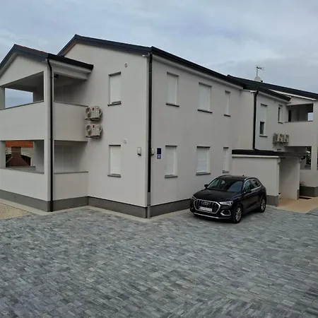Apartment Bernard - New In Funtana, Istria